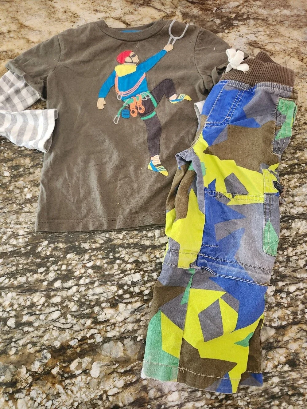 Boy's Rock Climber Tee & Geometric Cargo Pants - Olive, Blue, Lime Sz 2/3